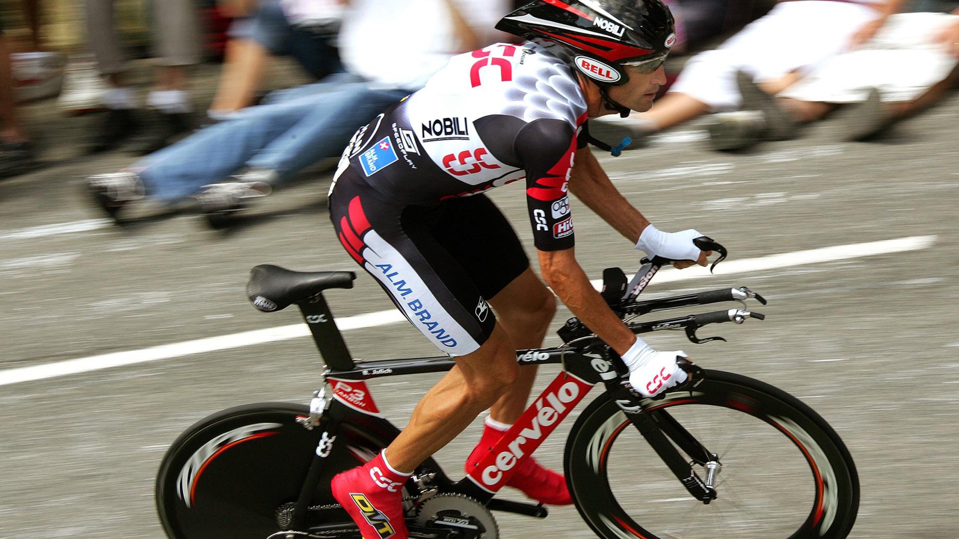 米兰体育官方网站-“今年最热比赛：季后赛焦点对决盘点”，今年季后赛时间