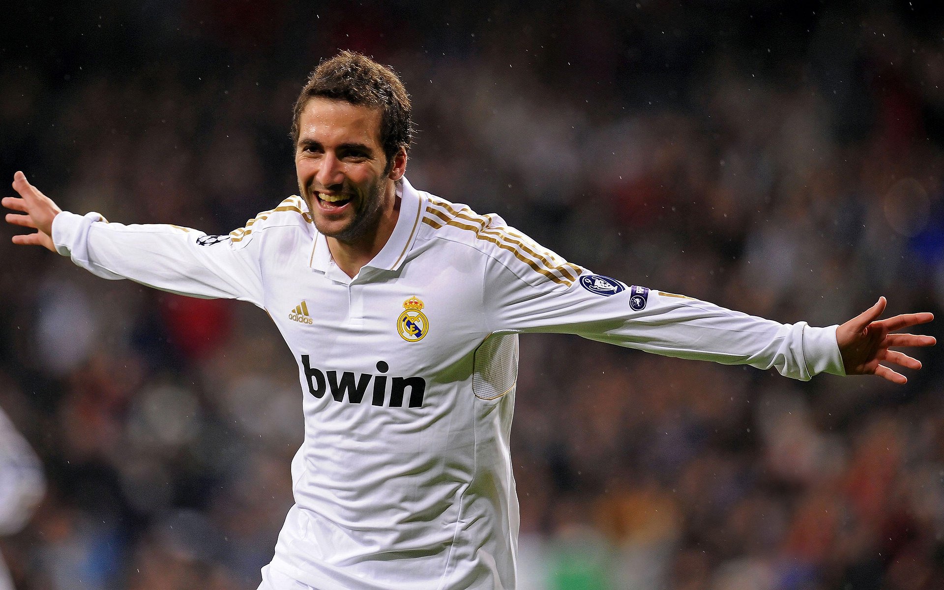 “梅开二度！明星核心一人撑起整场比赛的胜利”