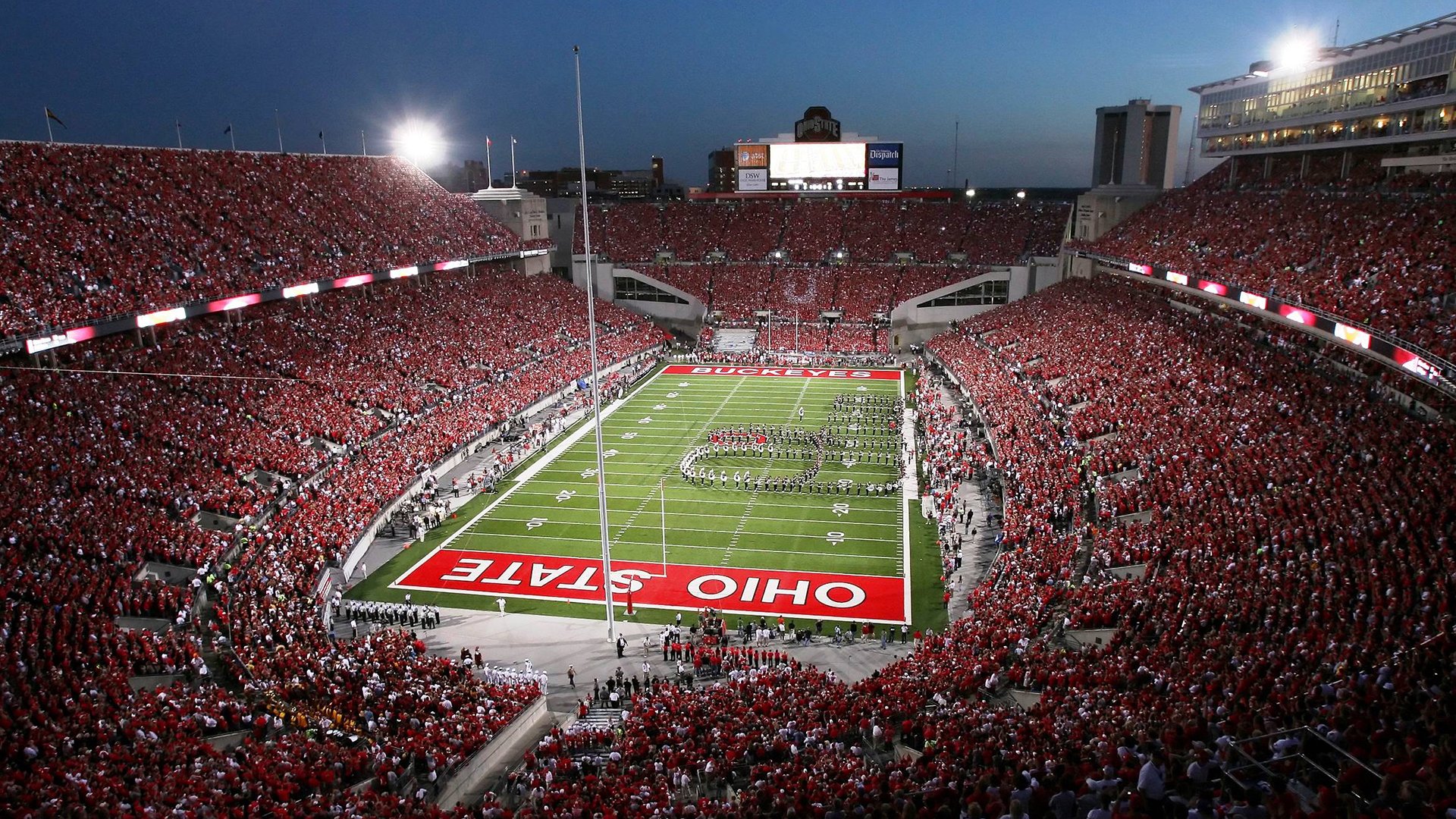 米兰体育在线登录-高压比赛：压力下运动员的精彩表现，高压向低压运动